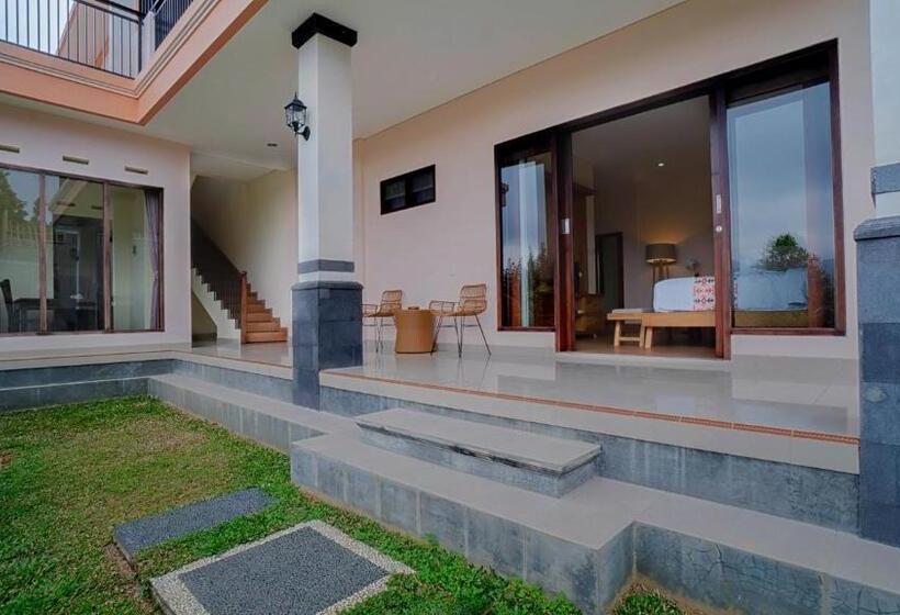 ペンション Shitala Villa