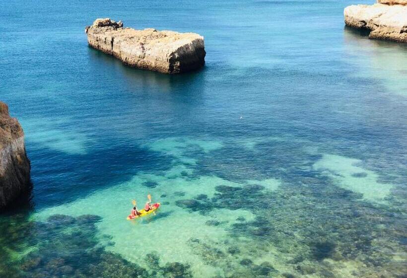 تختخواب و صبحانه Marsuites