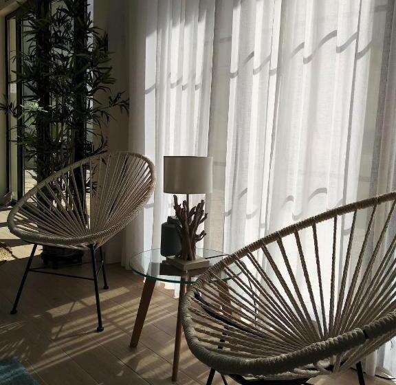 تختخواب و صبحانه Marsuites