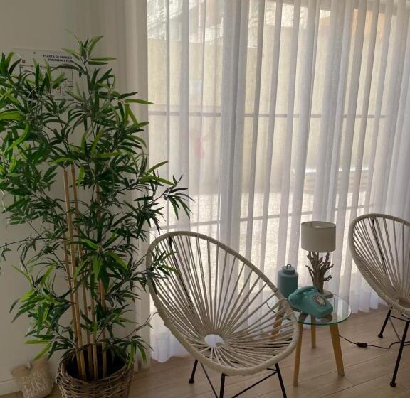 تختخواب و صبحانه Marsuites