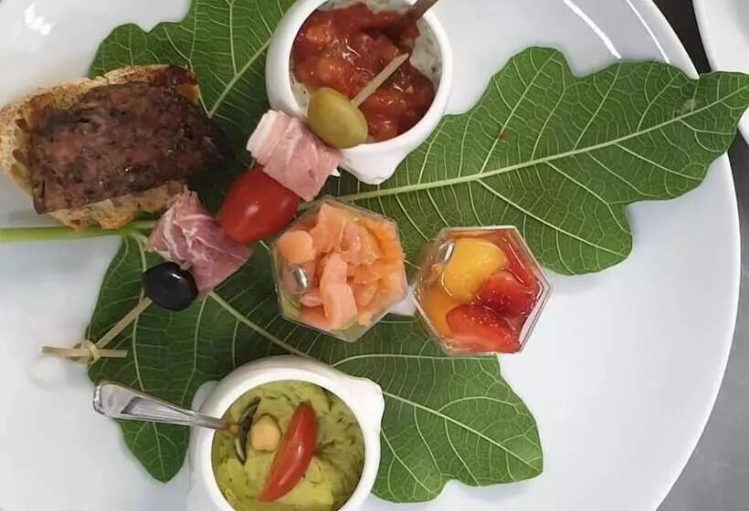 Hotelli Hostellerie Charles De Foucauld