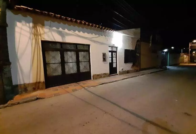 ペンション Hostel Casa Del Arbol