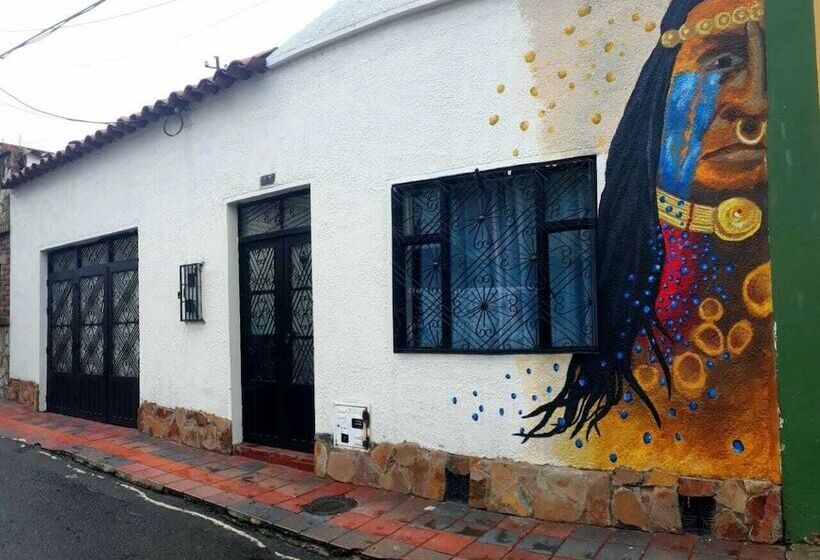 פנסיון Hostel Casa Del Arbol