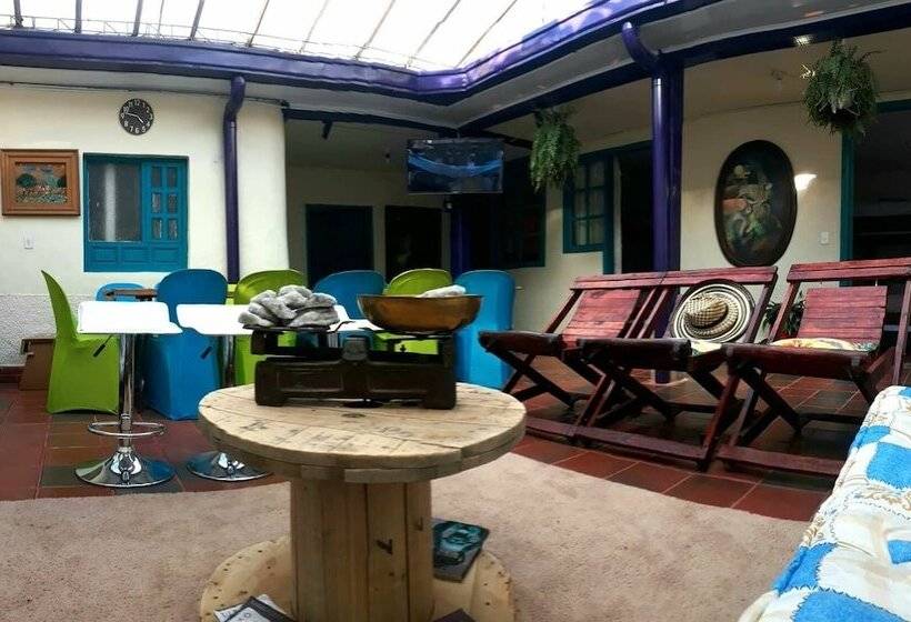 פנסיון Hostel Casa Del Arbol