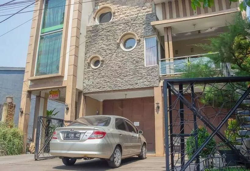 ペンション Reddoorz Syariah Near Pasar Modern Cikopo