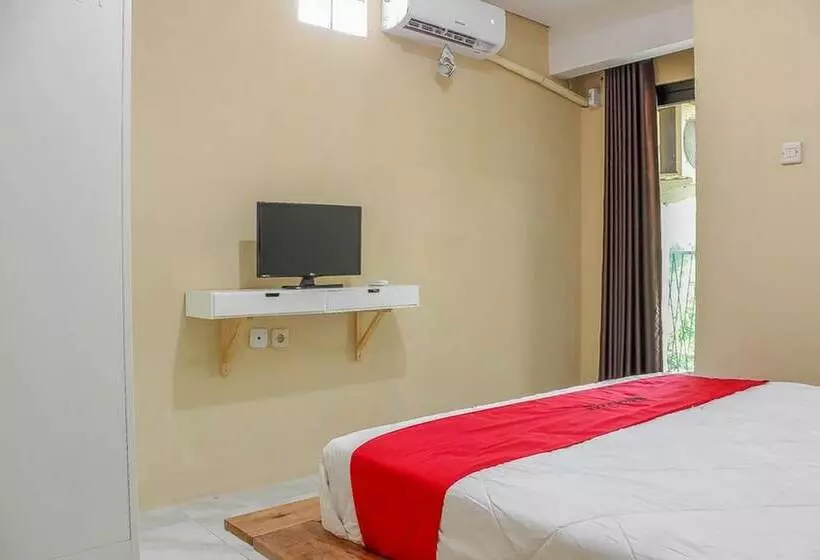 ペンション Reddoorz Syariah Near Pasar Modern Cikopo