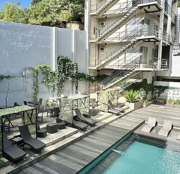 בית מלון כפרי Zenvea