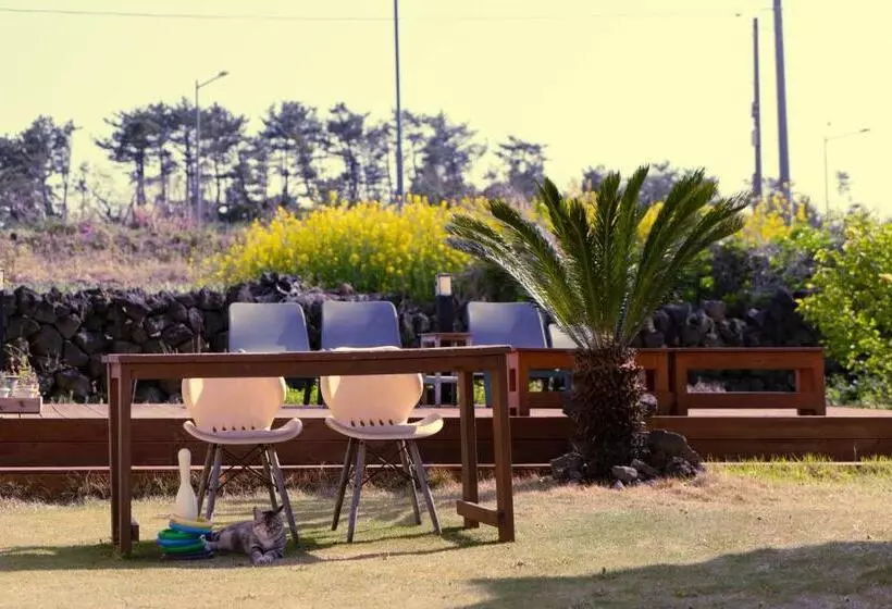 ペンション Hello Project Guesthouse