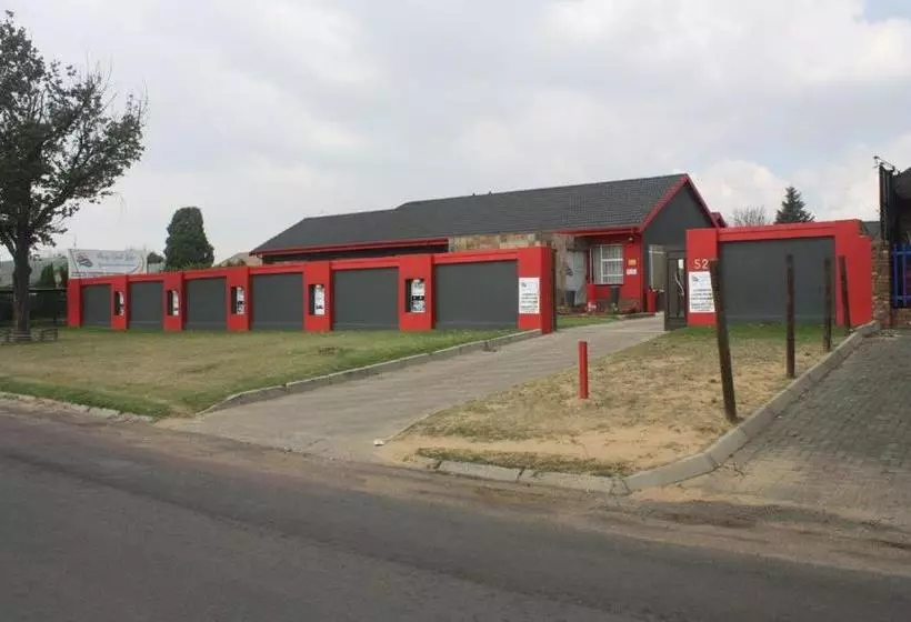 ペンション Pamy Guest Lodge