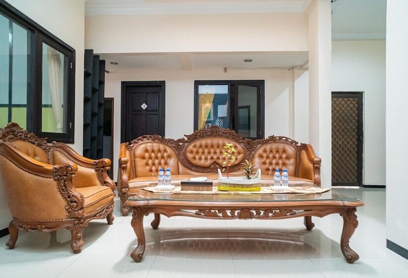 펜션 Reddoorz Syariah Near Marvel City Mall 2