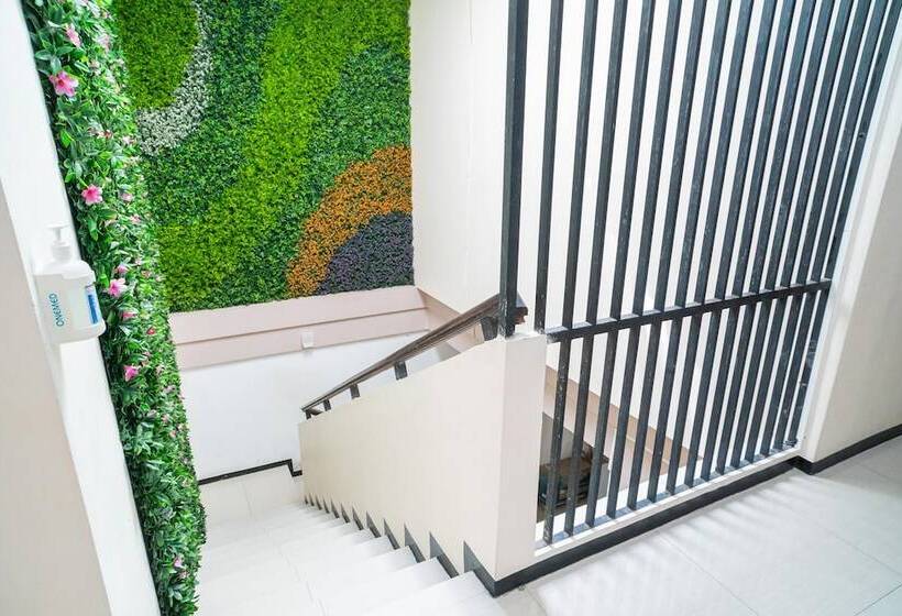 펜션 Reddoorz Syariah Near Marvel City Mall 2