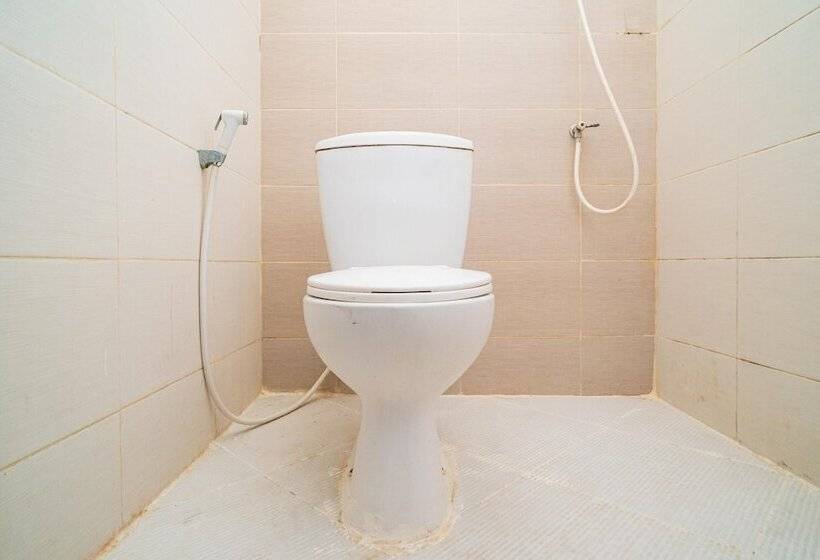 펜션 Reddoorz Syariah Near Marvel City Mall 2