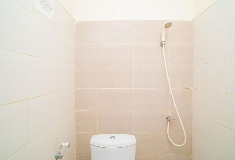 펜션 Reddoorz Syariah Near Marvel City Mall 2