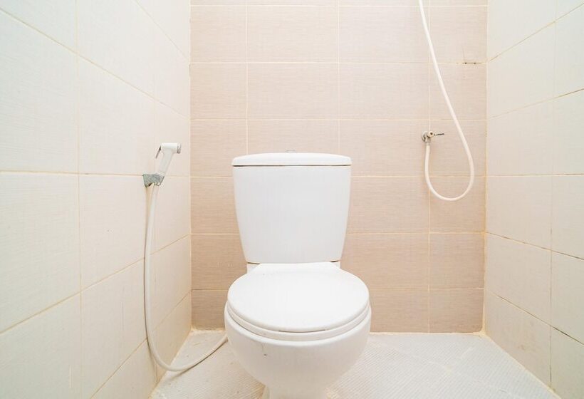 펜션 Reddoorz Syariah Near Marvel City Mall 2