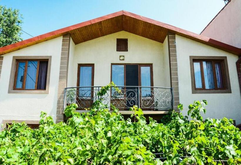 پانسیون Bellis