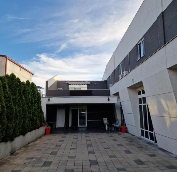 پانسیون Vilin