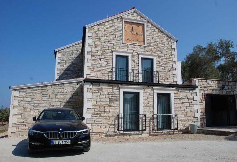 Victoria Hotel And Lounge