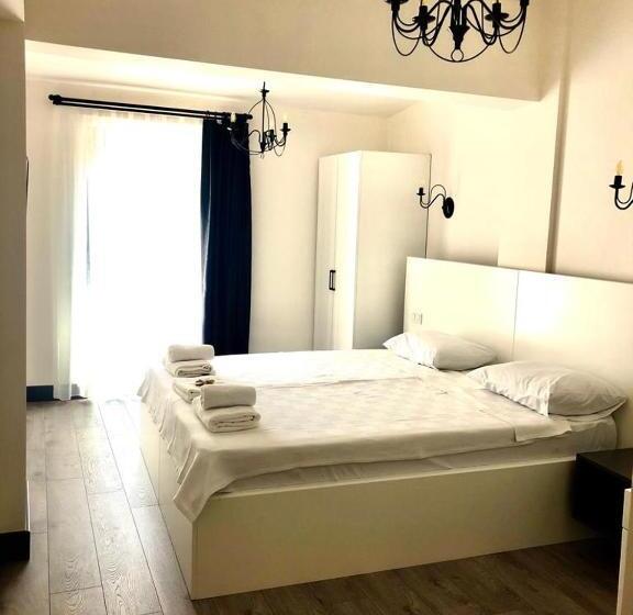 Victoria Hotel And Lounge