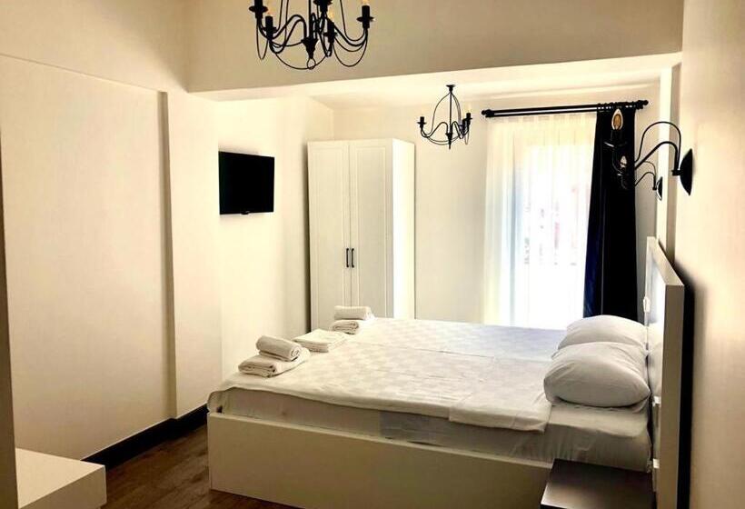 Victoria Hotel And Lounge