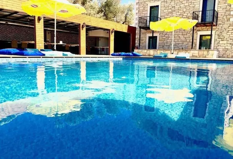 Victoria Hotel And Lounge