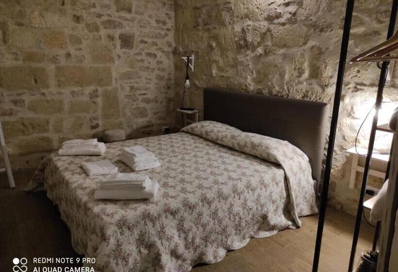 تختخواب و صبحانه Loft Albicocca