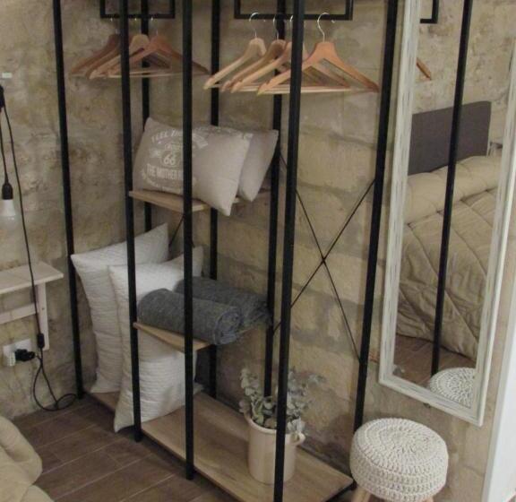 تختخواب و صبحانه Loft Albicocca