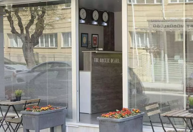 Hotelli The Breeze
