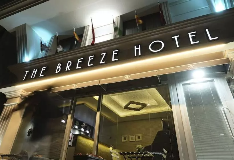 Hotelli The Breeze