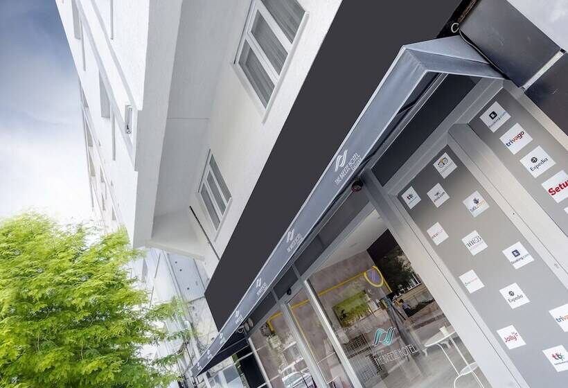 בית מלון כפרי The Breeze