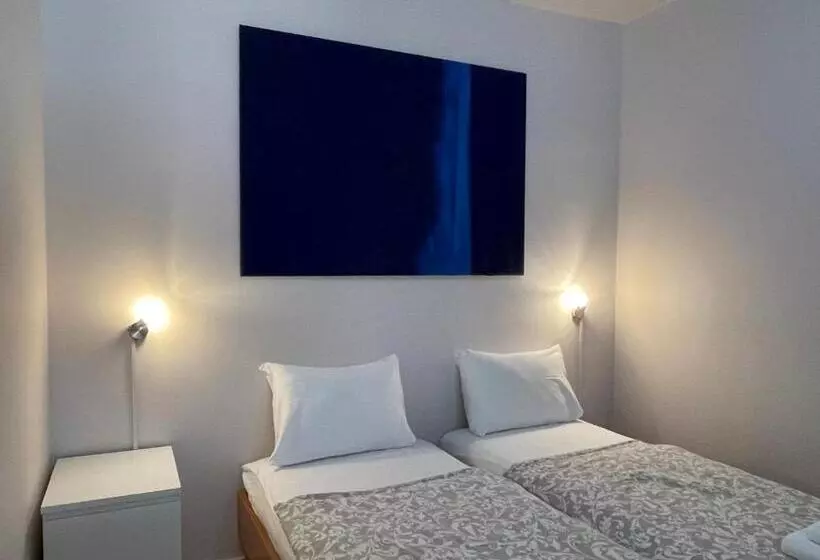 تختخواب و صبحانه Angelo