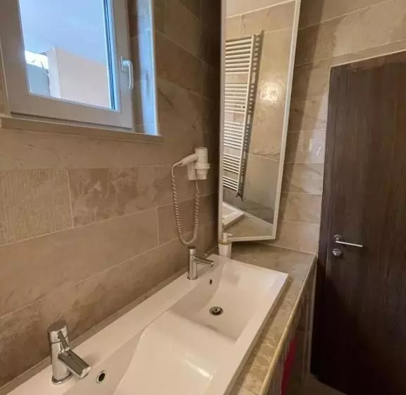 تختخواب و صبحانه Angelo