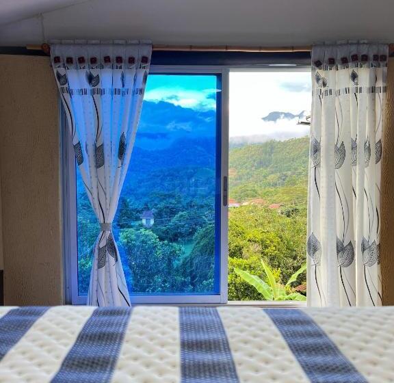 Hotelli Cabañas Lluvia De Oro