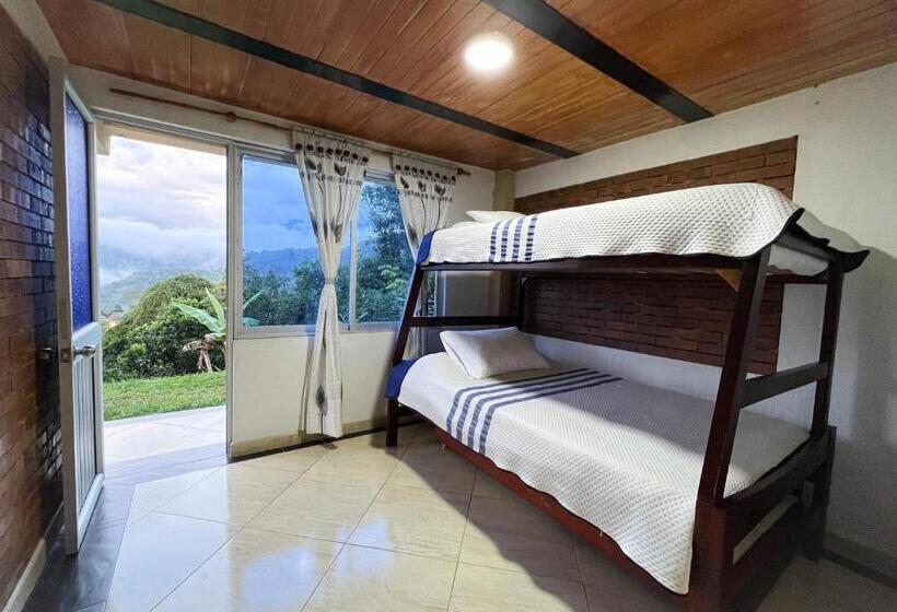 Hotelli Cabañas Lluvia De Oro