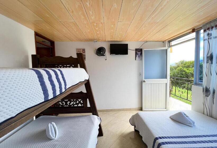 Hotelli Cabañas Lluvia De Oro