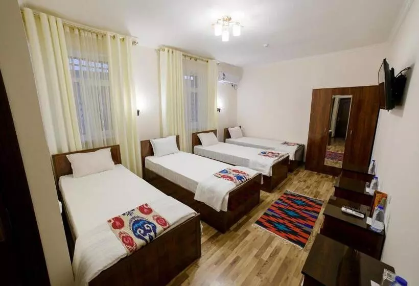 Hotel Caravan