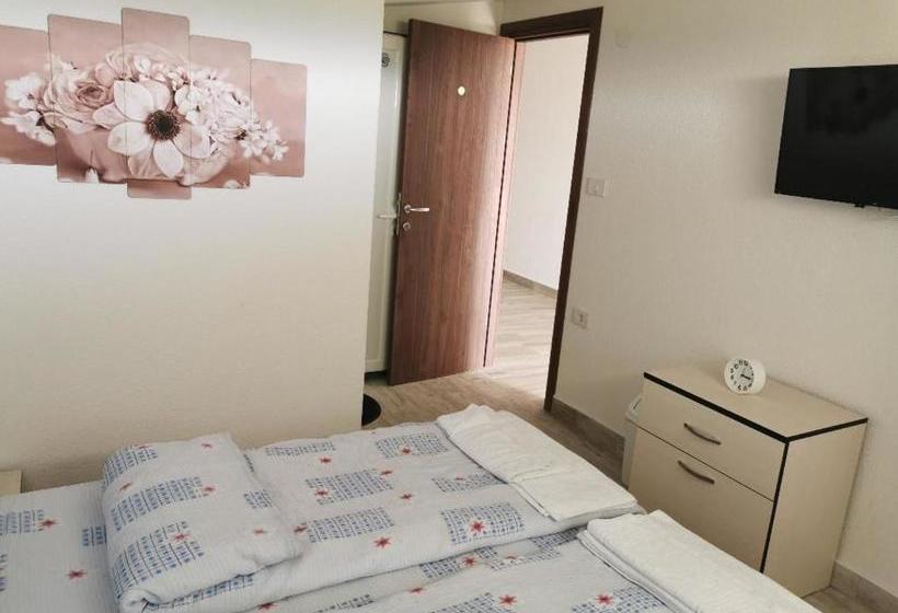 فندق على الطريق Diva Kompani Rooms