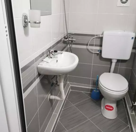 مُتل Diva Kompani Rooms