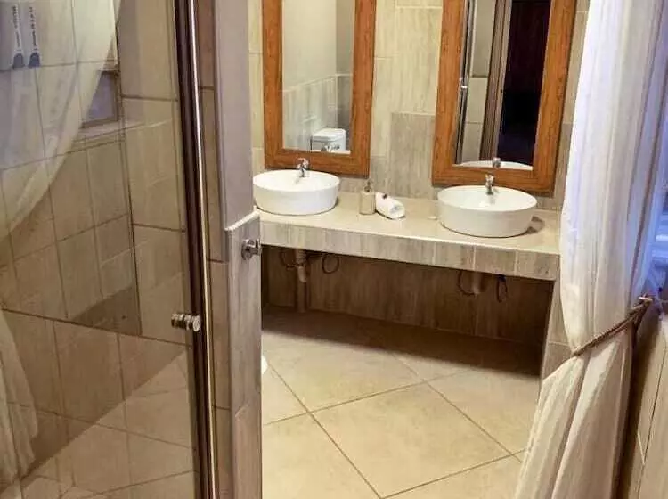 Majatalo The Wilds Guest House