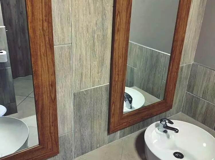 Majatalo The Wilds Guest House