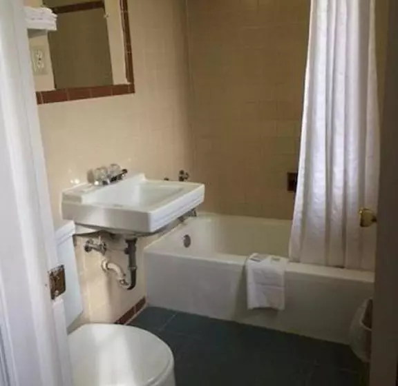 ホテル Budget Inn