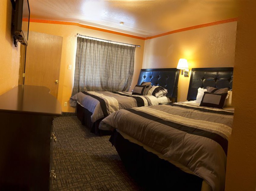 فندق Capitol Inn & Suites