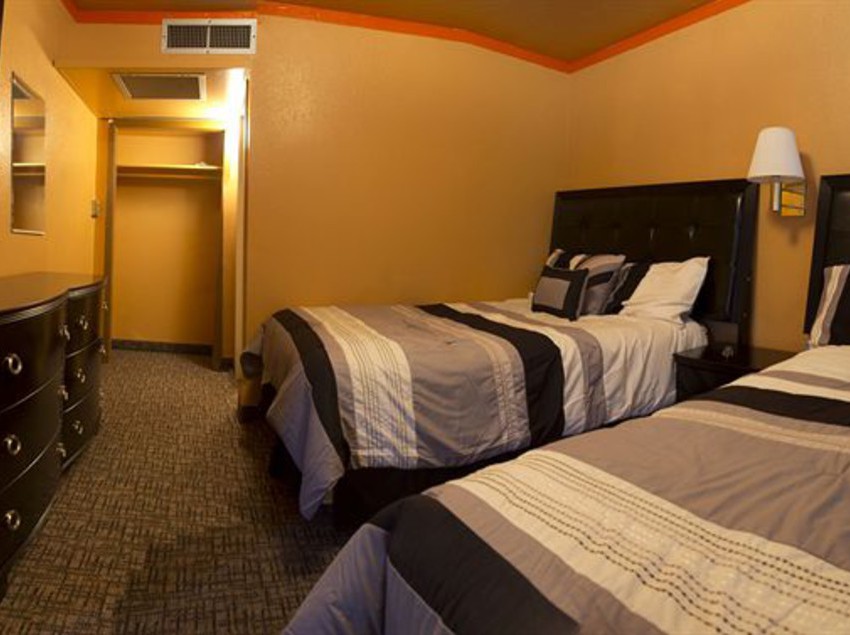 فندق Capitol Inn & Suites