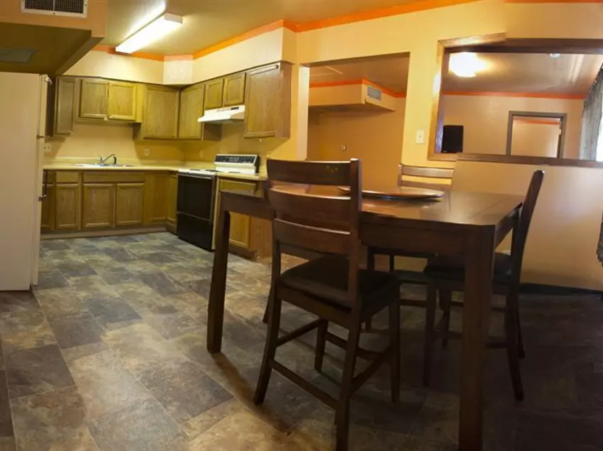 هتل Capitol Inn & Suites