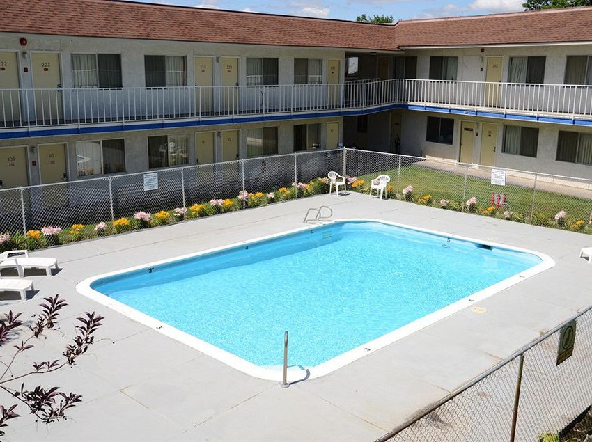 فندق Capitol Inn & Suites