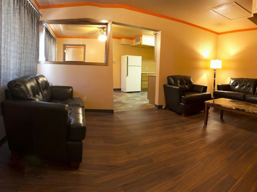 فندق Capitol Inn & Suites