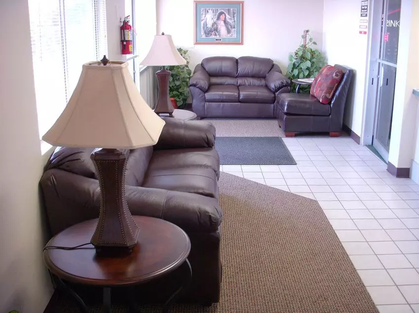 هتل Capitol Inn & Suites