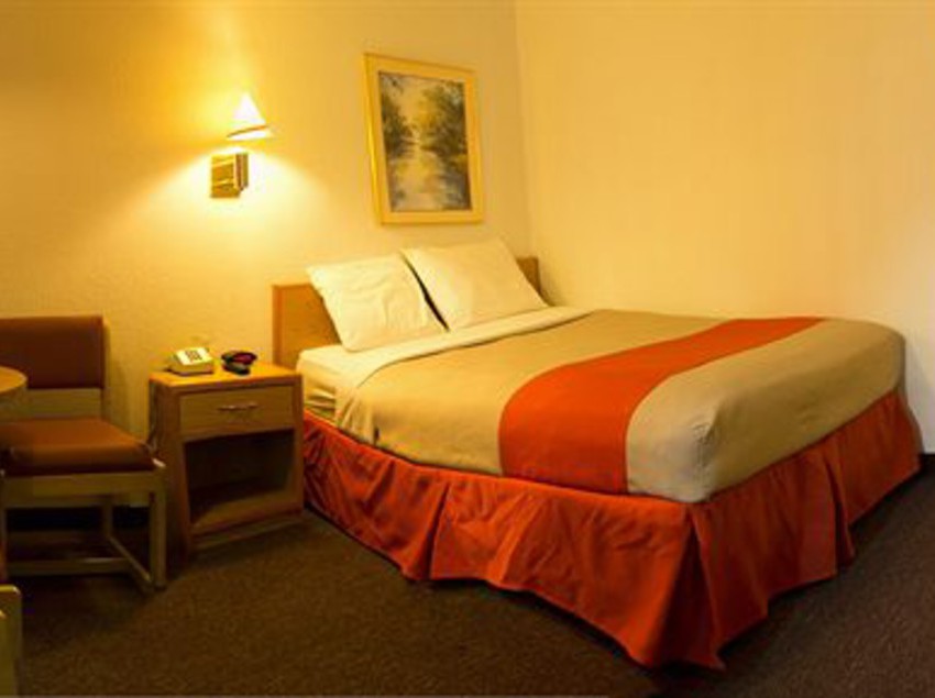 فندق Capitol Inn & Suites