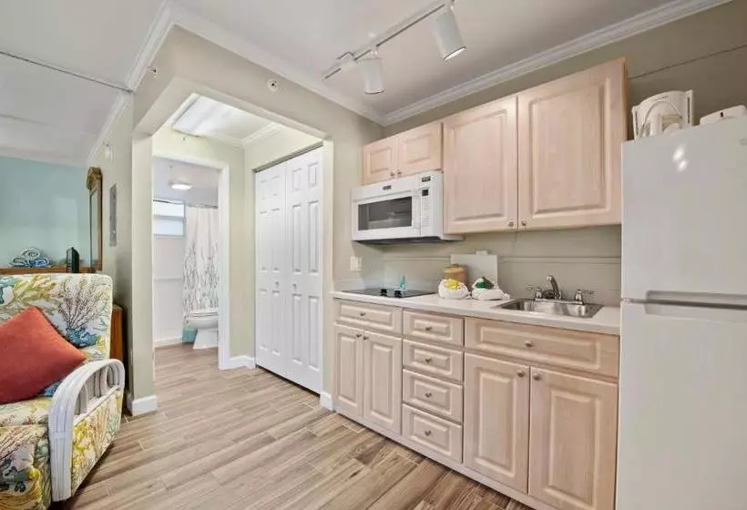 فندق Caribbean Beach Club