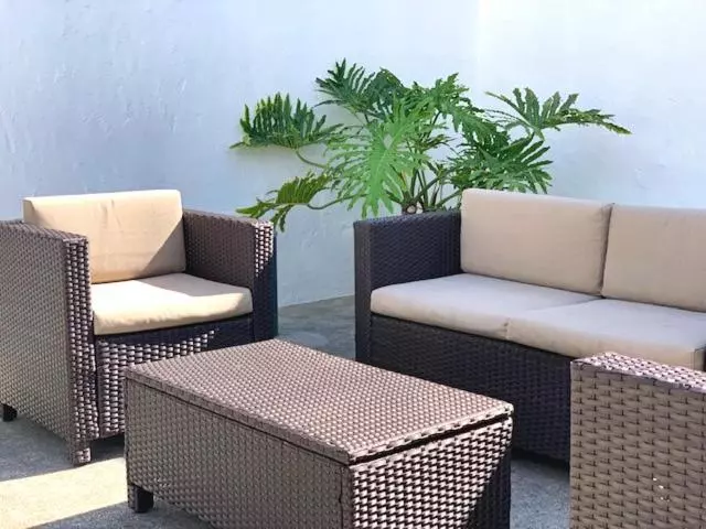 هتل Carlin's Cottage Court