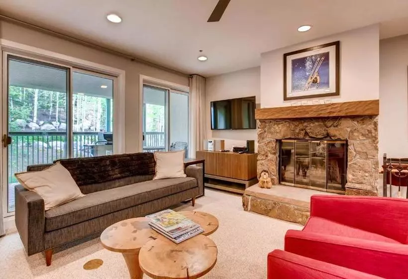 Hotel Centennial Lodge